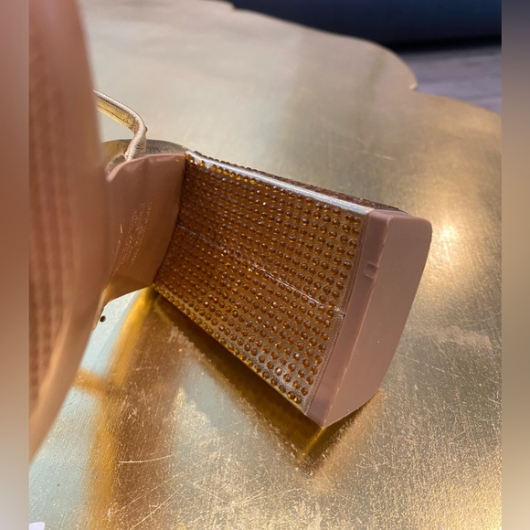 NWT Zara Gold Block Heel Sandals. Size 37 - Picture 10 of 16
